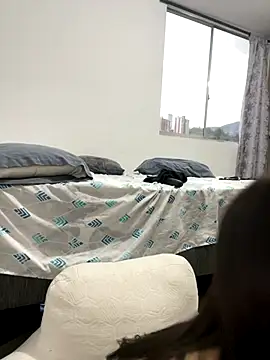 Snapshot of Latina_vanessa chatting on October 21, 2025, 10:32 pm Latina vanessa online show from October 21, 2025, 10:32 pm