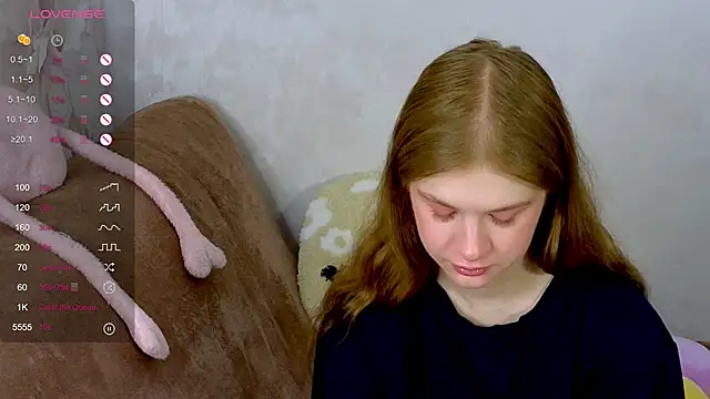 Snapshot of TrissMerigold9 chatting on October 11, 2025, 8:35 am TrissMerigold9 online show from October 11, 2025, 8:35 am