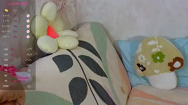 Snapshot of TrissMerigold9 chatting on October 30, 2025, 9:26 pm TrissMerigold9 online show from October 30, 2025, 9:26 pm