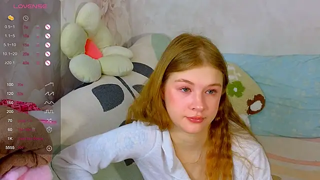 Snapshot of TrissMerigold9 chatting on October 31, 2025, 9:32 am TrissMerigold9 online show from October 31, 2025, 9:32 am