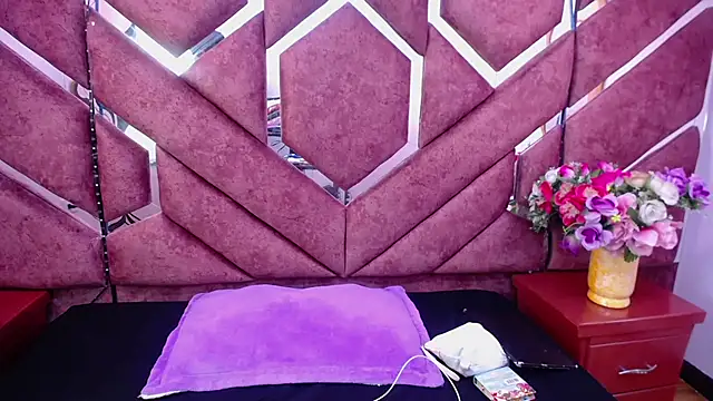 Snapshot of milly_print chatting on December 18, 2024, 2:53 am milly print online show from December 18, 2024, 2:53 am