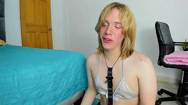 Snapshot of _Little_angel69 chatting on January 2, 2025, 5:29 pm  Little angel69 online show from January 2, 2025, 5:29 pm