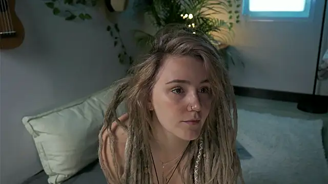 Snapshot of Winnie_sweet chatting on December 17, 2024, 7:50 am Winnie sweet online show from December 17, 2024, 7:50 am