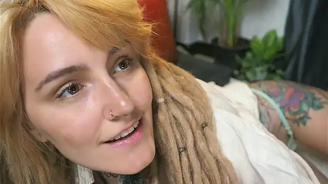 Snapshot of Winnie_sweet chatting on February 21, 2025, 8:40 am Winnie sweet online show from February 21, 2025, 8:40 am