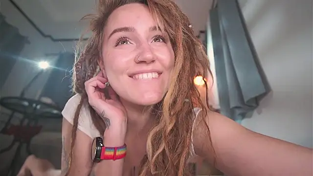 Snapshot of Winnie_sweet chatting on October 13, 2025, 9:53 am Winnie sweet online show from October 13, 2025, 9:53 am