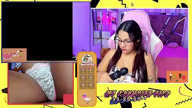 Snapshot of PetiteSophie_ chatting on January 2, 2025, 1:08 pm PetiteSophie  online show from January 2, 2025, 1:08 pm