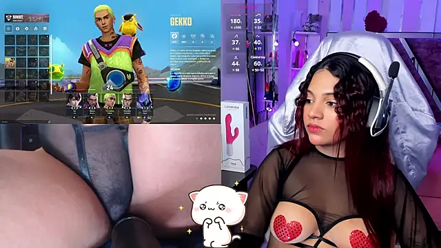 Snapshot of PetiteSophie_ chatting on February 14, 2025, 2:33 pm PetiteSophie  online show from February 14, 2025, 2:33 pm