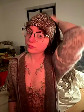 Snapshot of _foxygirl_ chatting on December 5, 2024, 9:39 pm  foxygirl  online show from December 5, 2024, 9:39 pm