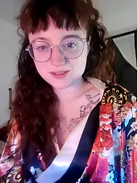 Snapshot of _foxygirl_ chatting on March 4, 2025, 10:05 pm  foxygirl  online show from March 4, 2025, 10:05 pm