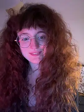 Snapshot of _foxygirl_ chatting on March 18, 2025, 9:53 pm  foxygirl  online show from March 18, 2025, 9:53 pm