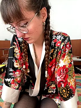 Snapshot of _foxygirl_ chatting on October 5, 2025, 9:51 am  foxygirl  online show from October 5, 2025, 9:51 am