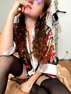 Snapshot of _foxygirl_ chatting on October 15, 2025, 8:58 am  foxygirl  online show from October 15, 2025, 8:58 am