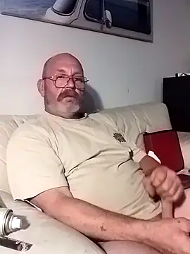 Snapshot of iambradz chatting on February 18, 2025, 5:31 pm iambradz online show from February 18, 2025, 5:31 pm