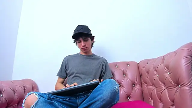 Snapshot of JeanRam18 chatting on March 14, 2025, 12:18 pm JeanRam18 online show from March 14, 2025, 12:18 pm