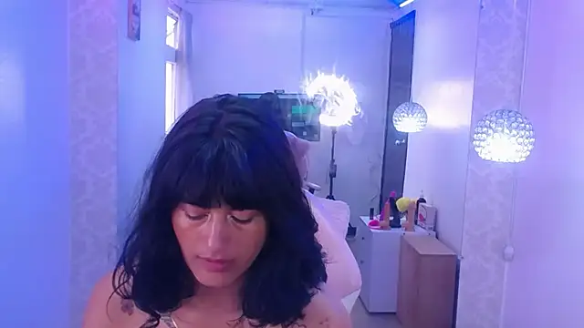 Snapshot of candy_lux_ chatting on January 13, 2025, 8:04 pm candy lux  online show from January 13, 2025, 8:04 pm