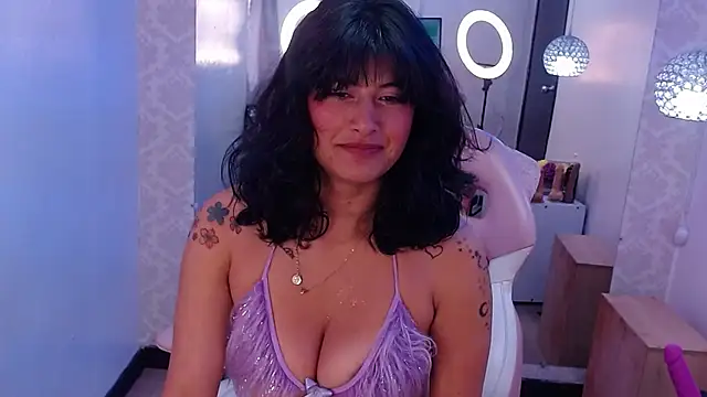 Snapshot of candy_lux_ chatting on February 13, 2025, 2:31 pm candy lux  online show from February 13, 2025, 2:31 pm