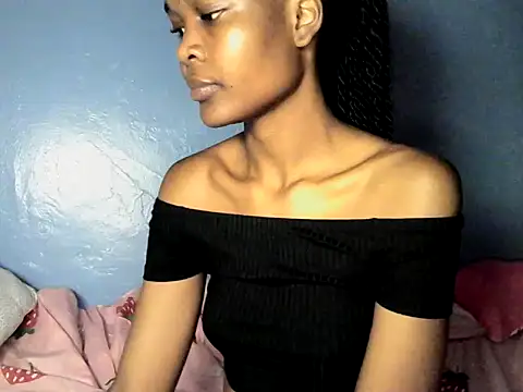 Snapshot of cyberbunnie chatting on December 15, 2024, 9:42 pm cyberbunnie online show from December 15, 2024, 9:42 pm