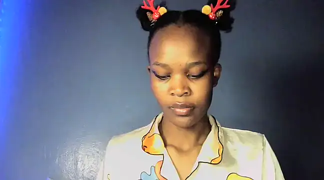 Snapshot of cyberbunnie chatting on January 9, 2025, 2:43 am cyberbunnie online show from January 9, 2025, 2:43 am