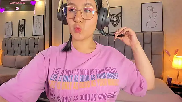 sweet--emily online show from December 7, 2024, 6:26 pm