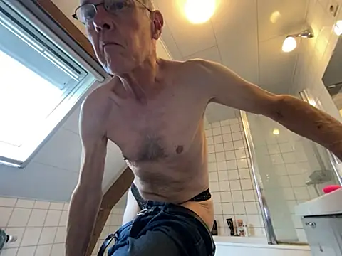 Snapshot of martxxxxx chatting on September 23, 2025, 9:23 am martxxxxx online show from September 23, 2025, 9:23 am