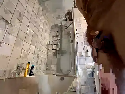 Snapshot of martxxxxx chatting on October 12, 2025, 10:25 am martxxxxx online show from October 12, 2025, 10:25 am