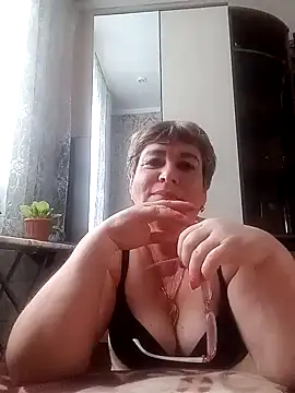 Snapshot of Lee_Nell chatting on December 3, 2024, 8:27 am Lee Nell online show from December 3, 2024, 8:27 am