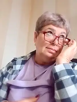 Snapshot of Lee_Nell chatting on September 15, 2025, 3:06 am Lee Nell online show from September 15, 2025, 3:06 am