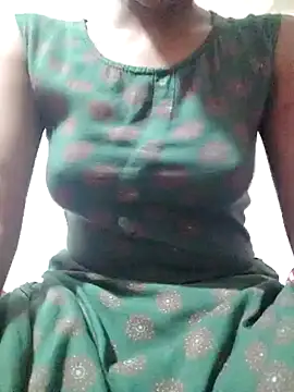 Snapshot of rituporna2004 chatting on January 21, 2025, 1:43 pm rituporna2004 online show from January 21, 2025, 1:43 pm