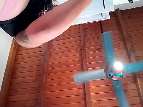 Snapshot of ConeNella chatting on January 17, 2025, 3:43 pm ConeNella online show from January 17, 2025, 3:43 pm