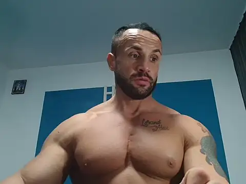 Snapshot of Magnificmuscles89 chatting on December 2, 2024, 10:45 pm Magnificmuscles89 online show from December 2, 2024, 10:45 pm