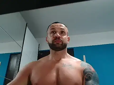 Snapshot of Magnificmuscles89 chatting on March 6, 2025, 9:42 pm Magnificmuscles89 online show from March 6, 2025, 9:42 pm