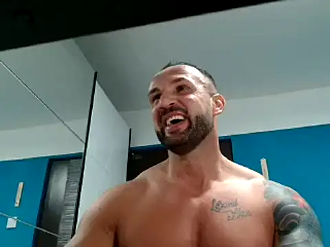 Snapshot of Magnificmuscles89 chatting on March 9, 2025, 12:10 am Magnificmuscles89 online show from March 9, 2025, 12:10 am