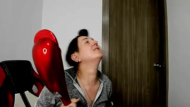 Snapshot of Sweet-Suck69 chatting on February 20, 2025, 5:44 am Sweet-Suck69 online show from February 20, 2025, 5:44 am