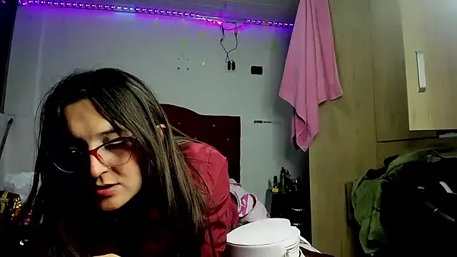 Snapshot of Sweet-Suck69 chatting on March 23, 2025, 4:05 am Sweet-Suck69 online show from March 23, 2025, 4:05 am