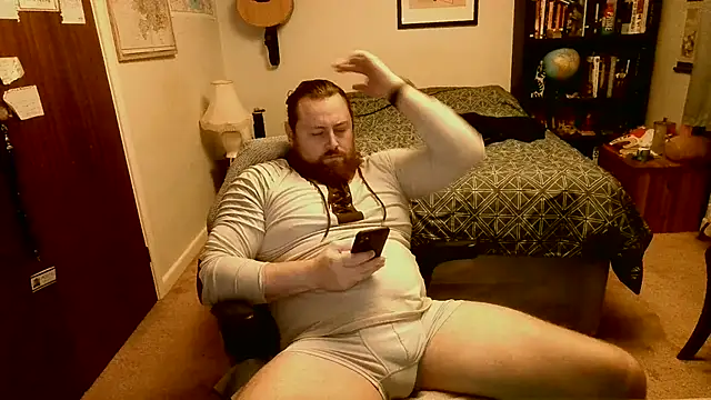 Snapshot of Hairy_Guy30 chatting on January 18, 2025, 1:19 am Hairy Guy30 online show from January 18, 2025, 1:19 am