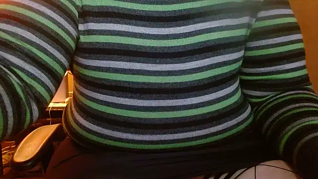 Snapshot of cosmicjones chatting on December 12, 2024, 9:48 pm cosmicjones online show from December 12, 2024, 9:48 pm