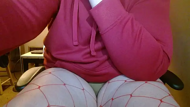 Snapshot of cosmicjones chatting on December 13, 2024, 7:15 am cosmicjones online show from December 13, 2024, 7:15 am