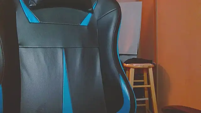 Snapshot of cosmicjones chatting on February 13, 2025, 11:17 am cosmicjones online show from February 13, 2025, 11:17 am