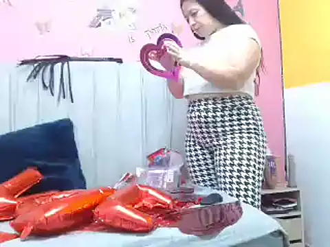 Snapshot of monickhot303av chatting on February 14, 2025, 1:45 am monickhot303av online show from February 14, 2025, 1:45 am