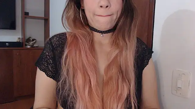 Snapshot of FREYJA- chatting on September 23, 2025, 10:51 am FREYJA- online show from September 23, 2025, 10:51 am