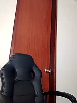 Snapshot of FREYJA- chatting on October 18, 2025, 6:41 pm FREYJA- online show from October 18, 2025, 6:41 pm