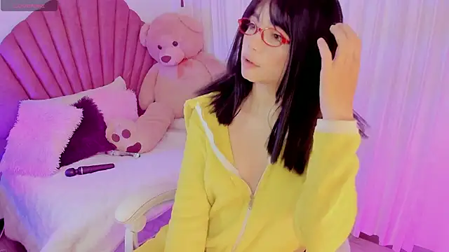 Snapshot of Lovely_celestte chatting on March 7, 2025, 1:20 am Lovely celestte online show from March 7, 2025, 1:20 am