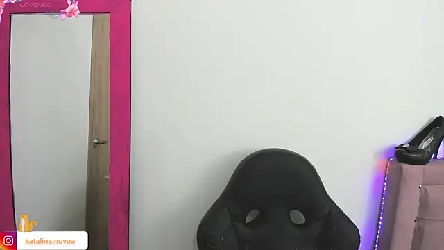 Snapshot of Katalina_novoa chatting on February 1, 2025, 12:40 am Katalina novoa online show from February 1, 2025, 12:40 am