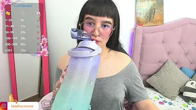Snapshot of Katalina_novoa chatting on March 3, 2025, 2:47 am Katalina novoa online show from March 3, 2025, 2:47 am