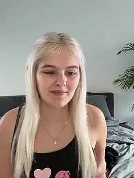 Snapshot of Allylove03 chatting on December 30, 2024, 9:59 am Allylove03 online show from December 30, 2024, 9:59 am