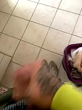 Snapshot of YoungDick25 chatting on November 2, 2025, 2:08 pm YoungDick25 online show from November 2, 2025, 2:08 pm