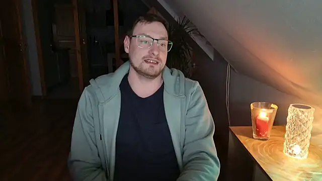 Snapshot of Relsxboy chatting on January 7, 2025, 9:57 pm Relsxboy online show from January 7, 2025, 9:57 pm