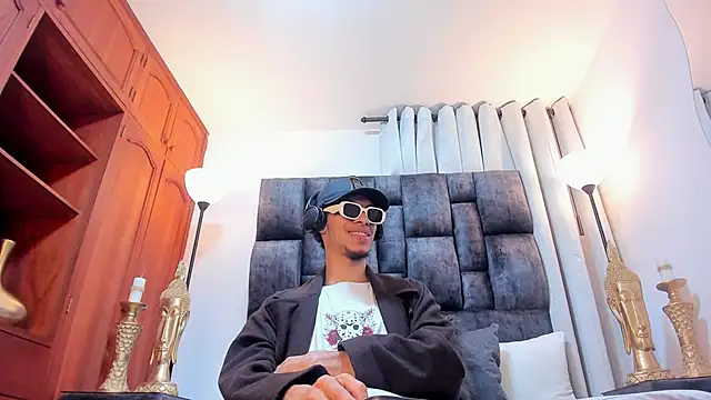 Snapshot of TomyMosterCock chatting on December 5, 2024, 1:03 am TomyMosterCock online show from December 5, 2024, 1:03 am