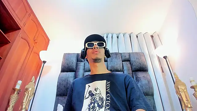 Snapshot of TomyMosterCock chatting on December 11, 2024, 12:54 am TomyMosterCock online show from December 11, 2024, 12:54 am