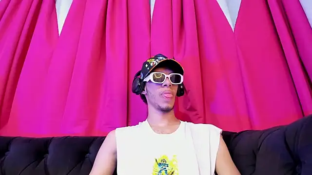 Snapshot of TomyMosterCock chatting on December 24, 2024, 12:44 am TomyMosterCock online show from December 24, 2024, 12:44 am